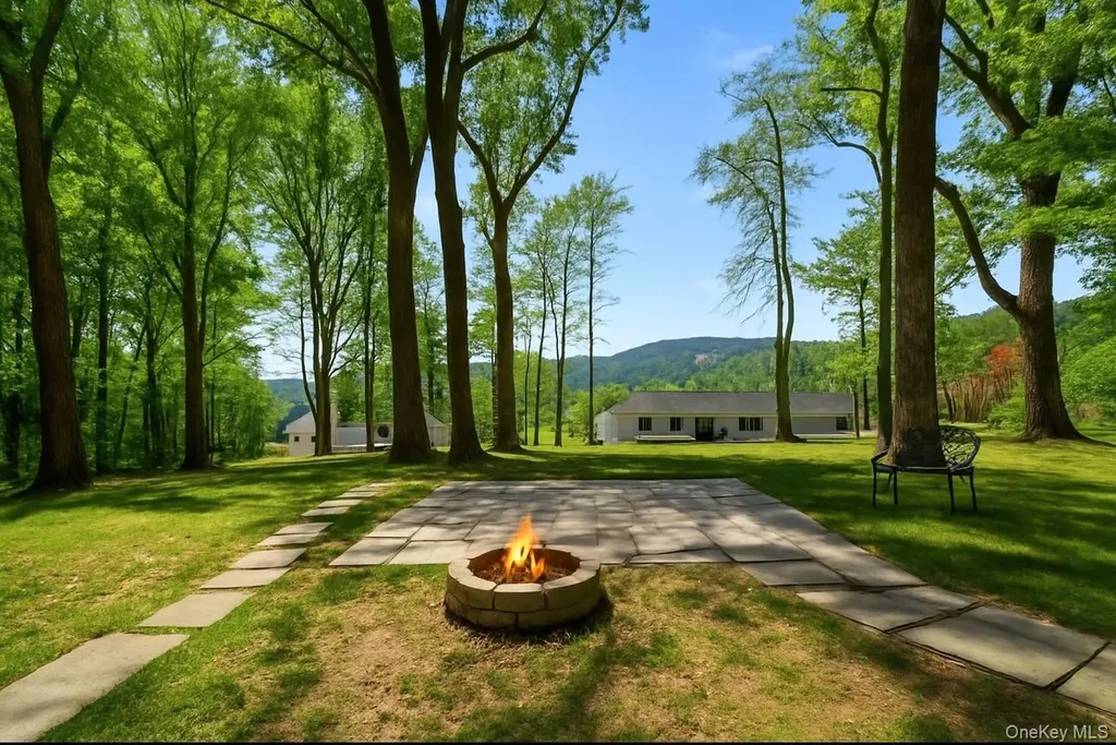 5 Laura Lane Pomona NY 10970
