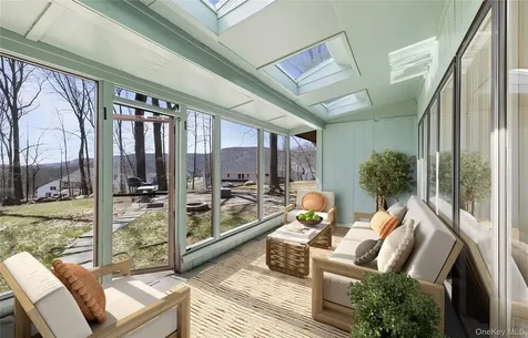 5 Laura Lane Pomona NY 10970