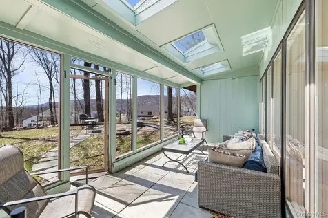 5 Laura Lane Pomona NY 10970