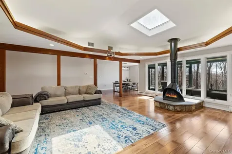 5 Laura Lane Pomona NY 10970