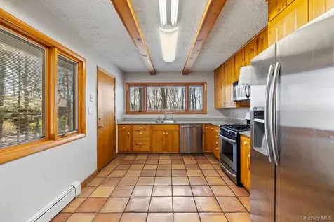 5 Laura Lane Pomona NY 10970