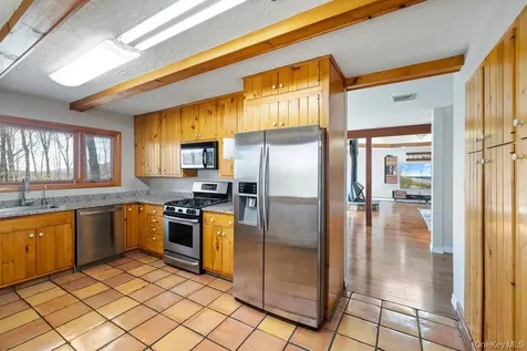 5 Laura Lane Pomona NY 10970