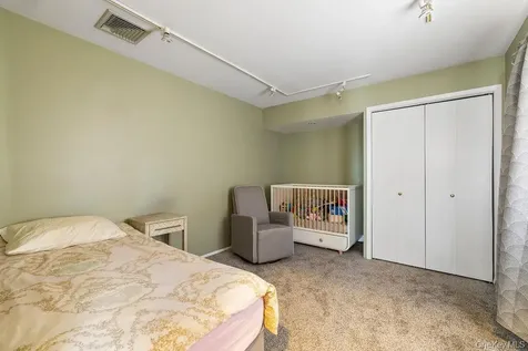 5 Laura Lane Pomona NY 10970