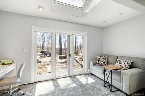 5 Laura Lane Pomona NY 10970