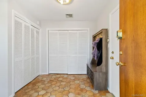 5 Laura Lane Pomona NY 10970