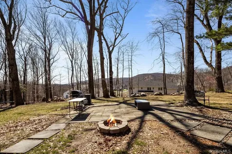 5 Laura Lane Pomona NY 10970
