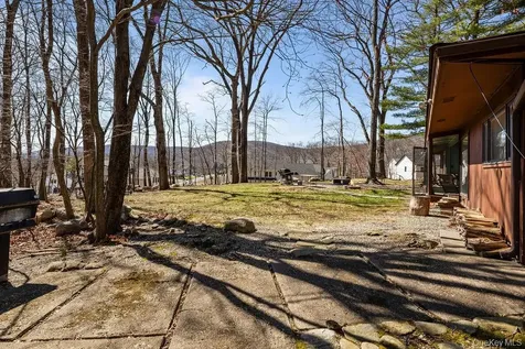 5 Laura Lane Pomona NY 10970
