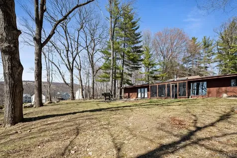 5 Laura Lane Pomona NY 10970