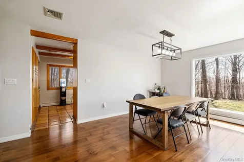 5 Laura Lane Pomona NY 10970