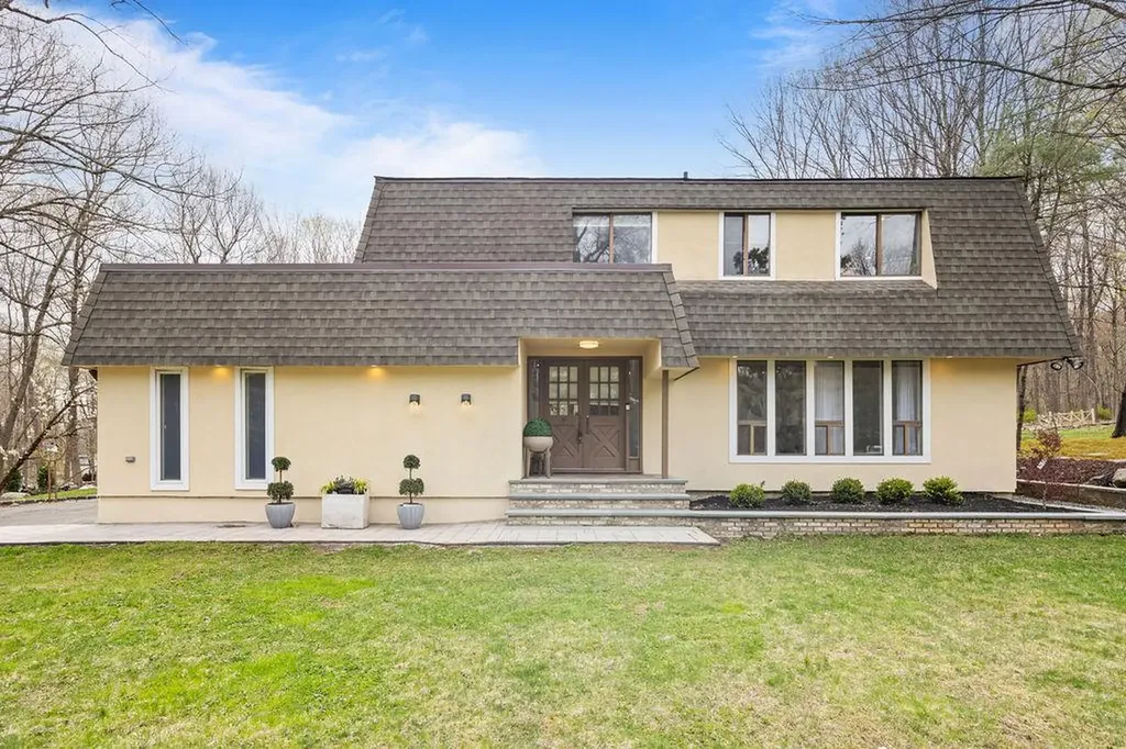3 Footstep Lane Pomona NY 10970