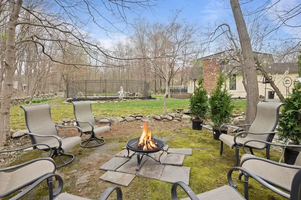 3 Footstep Lane Pomona NY 10970