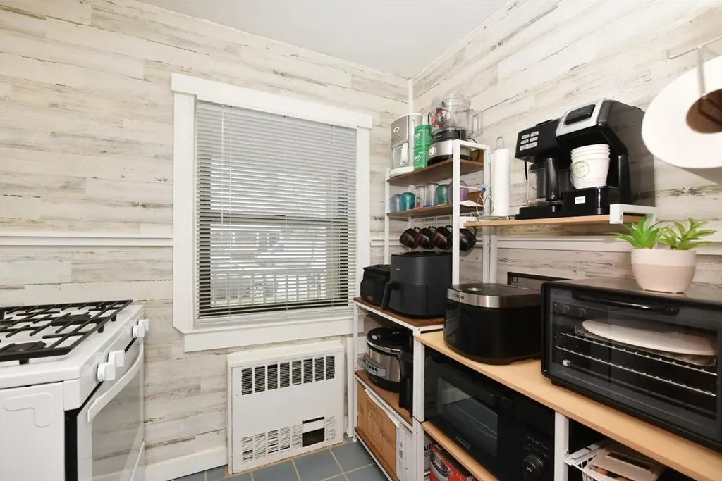 196-65 69th Avenue Fresh Meadows NY 11365