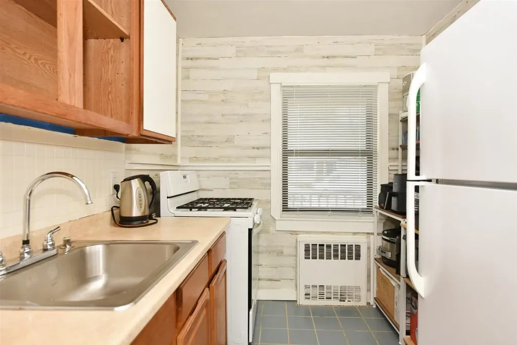 196-65 69th Avenue Fresh Meadows NY 11365