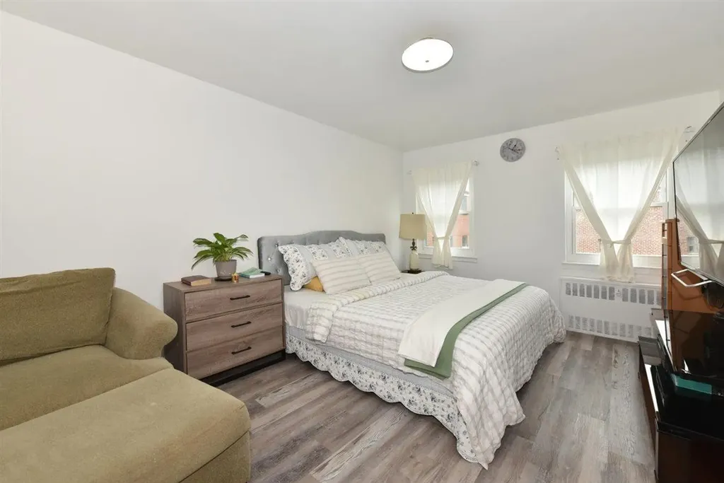 196-65 69th Avenue Fresh Meadows NY 11365