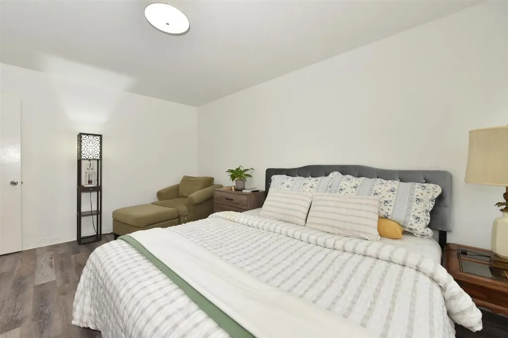 196-65 69th Avenue Fresh Meadows NY 11365
