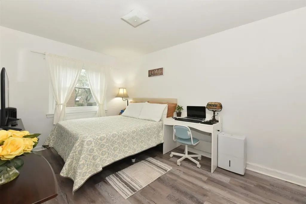 196-65 69th Avenue Fresh Meadows NY 11365