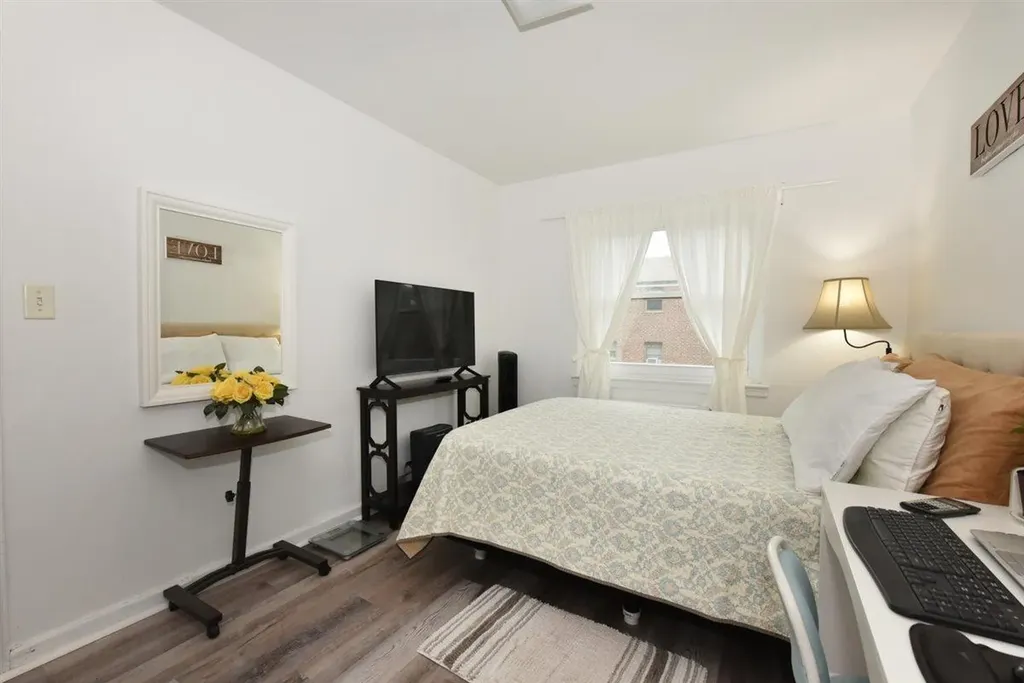 196-65 69th Avenue Fresh Meadows NY 11365