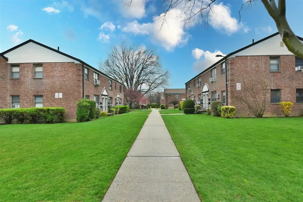 196-65 69th Avenue Fresh Meadows NY 11365