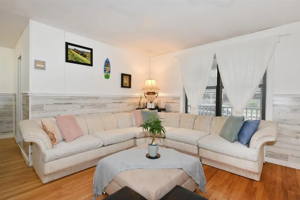 196-65 69th Avenue Fresh Meadows NY 11365