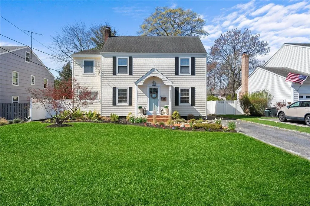 26 Seafield Lane Bay Shore NY 11706