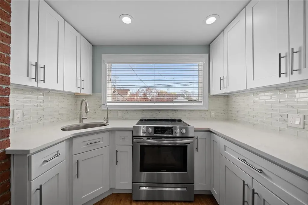 26 Seafield Lane Bay Shore NY 11706