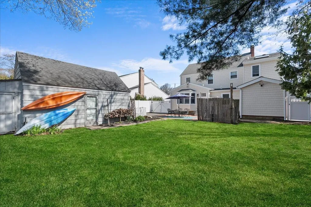 26 Seafield Lane Bay Shore NY 11706