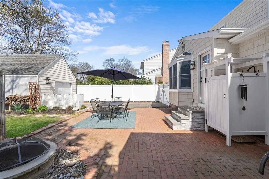 26 Seafield Lane Bay Shore NY 11706