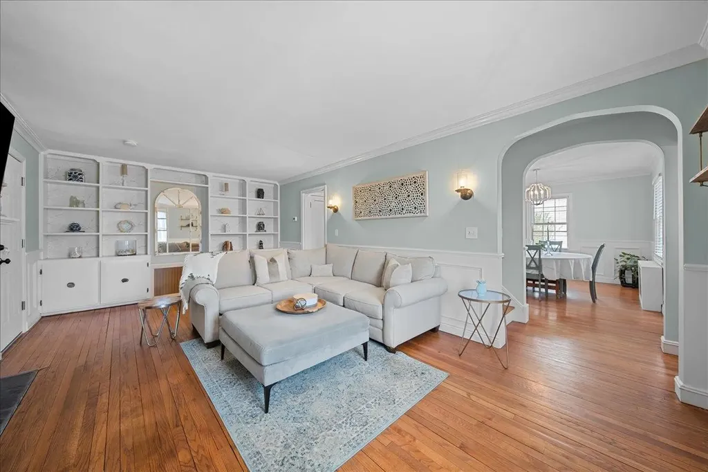 26 Seafield Lane Bay Shore NY 11706