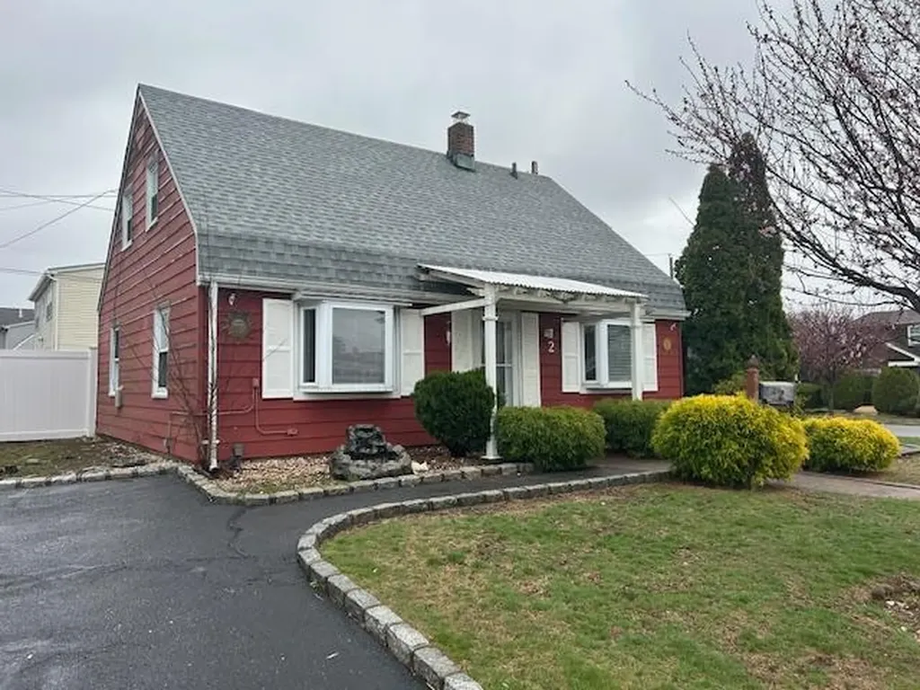 2 Crag Lane Levittown NY 11756