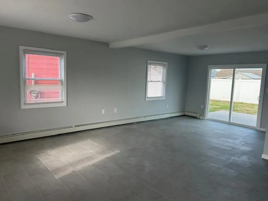 2 Crag Lane Levittown NY 11756