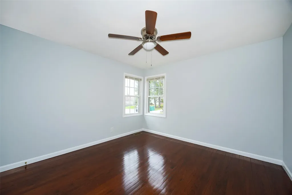 8 Holt Road Hyde Park NY 12538
