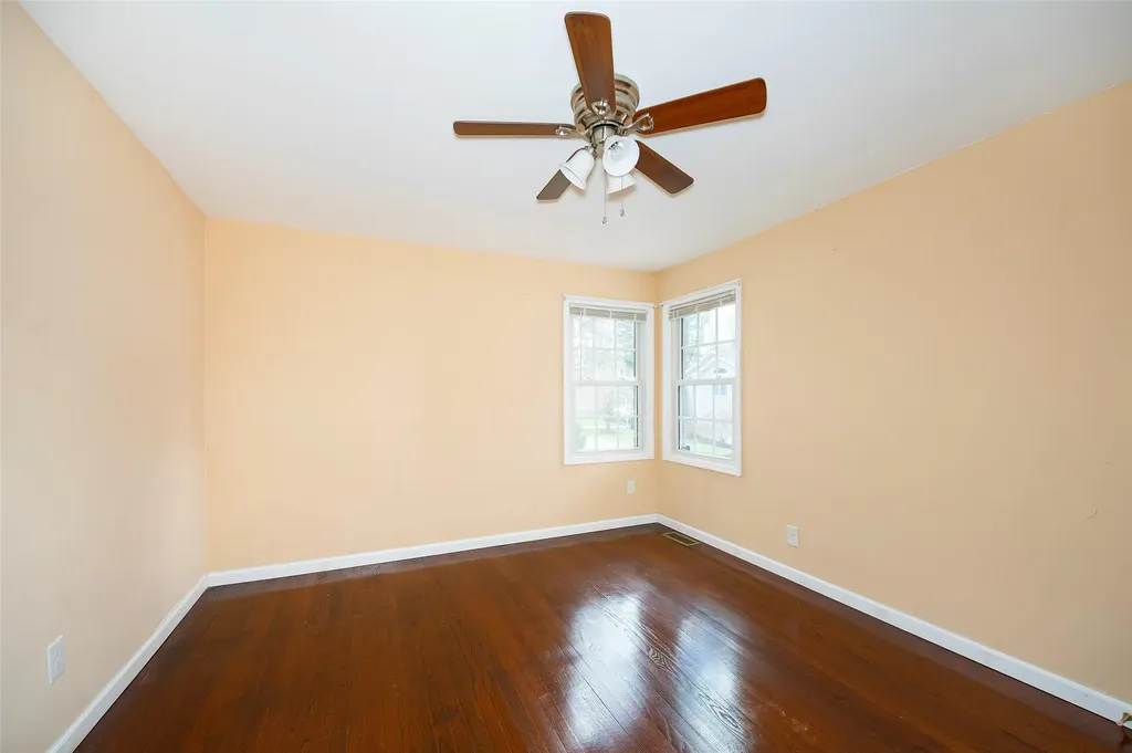 8 Holt Road Hyde Park NY 12538