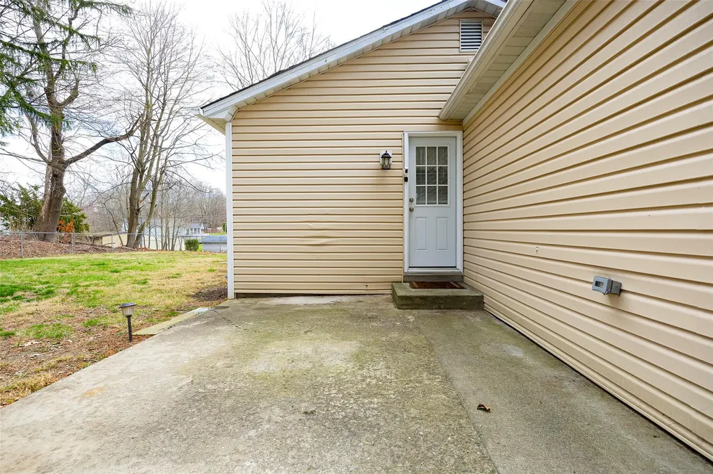 8 Holt Road Hyde Park NY 12538