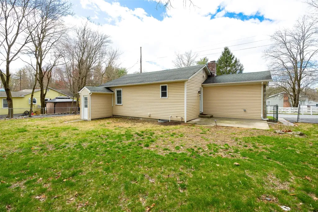 8 Holt Road Hyde Park NY 12538
