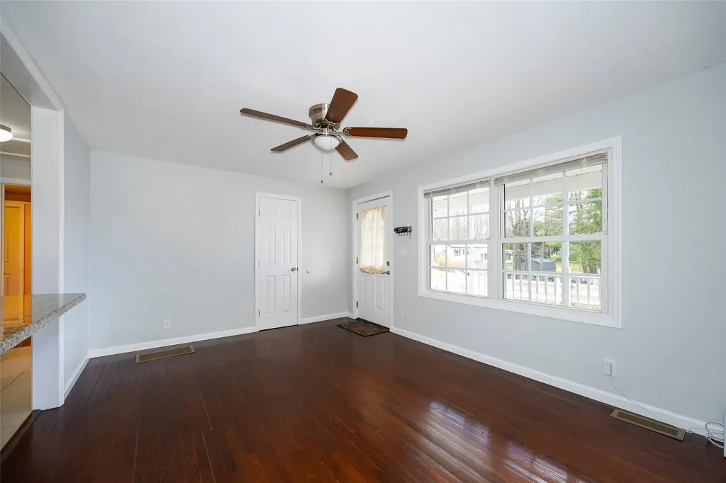 8 Holt Road Hyde Park NY 12538