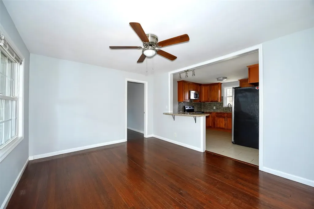 8 Holt Road Hyde Park NY 12538