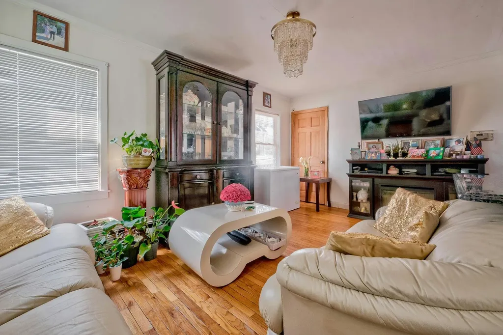 25 Virginia Drive Elmont NY 11003