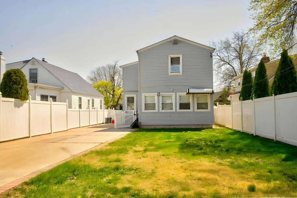 25 Virginia Drive Elmont NY 11003