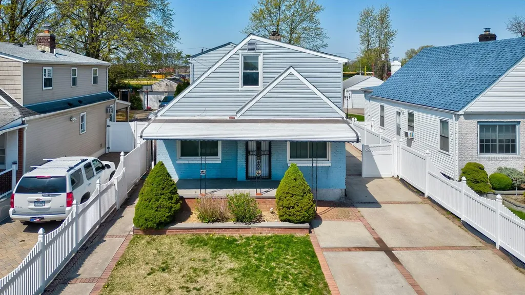 25 Virginia Drive Elmont NY 11003
