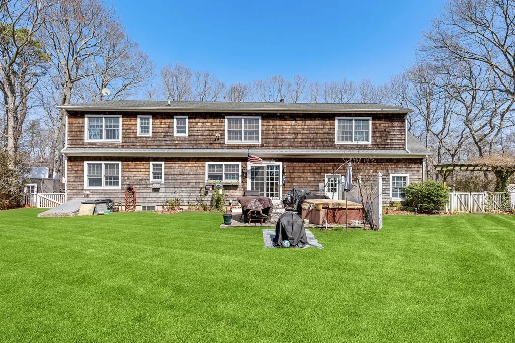 799 Mill Road Riverhead NY 11901