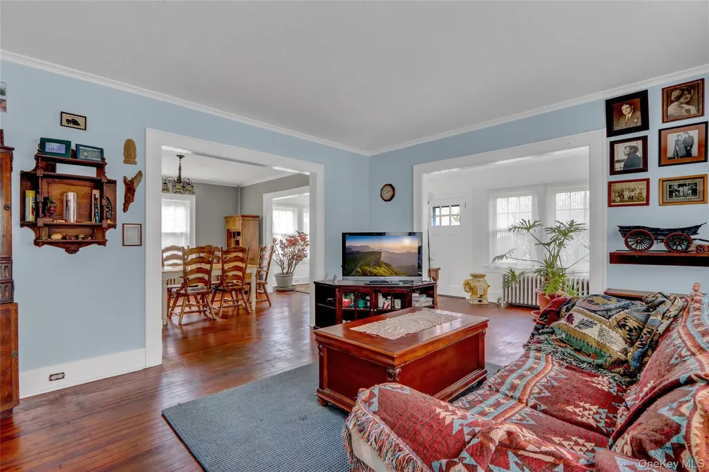 40 Argonne Road E Hampton Bays NY 11946