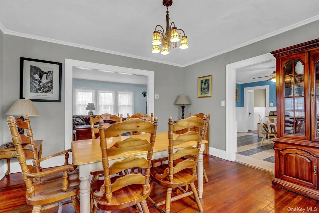 40 Argonne Road E Hampton Bays NY 11946