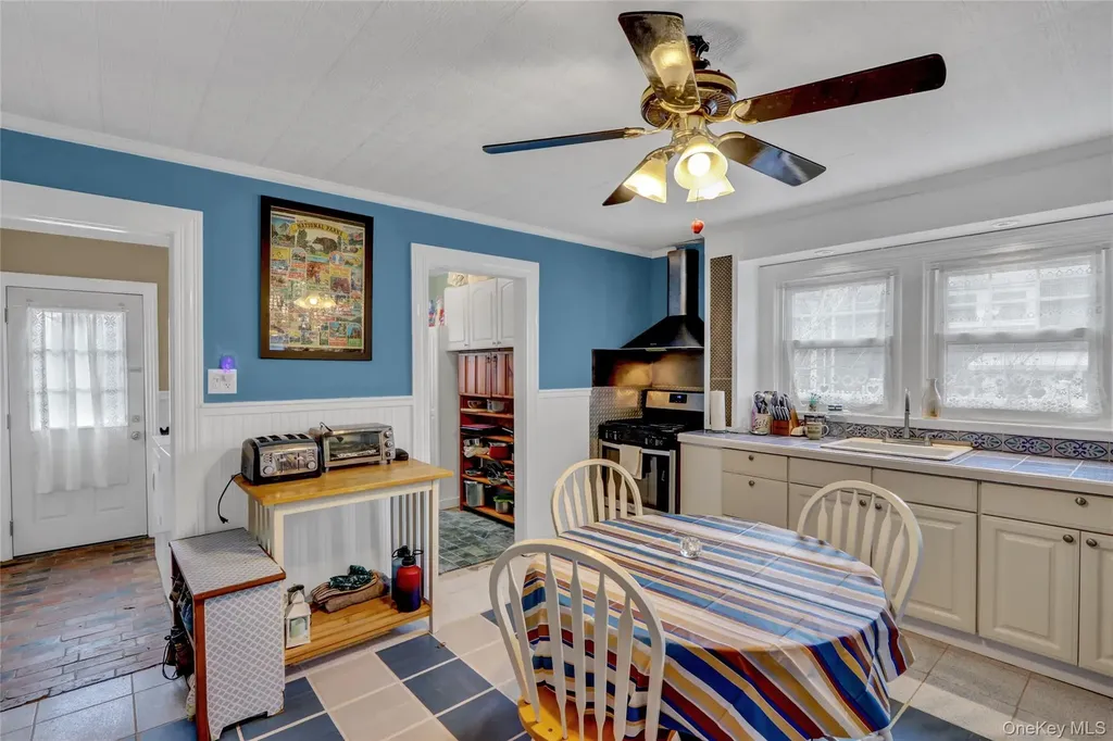 40 Argonne Road E Hampton Bays NY 11946