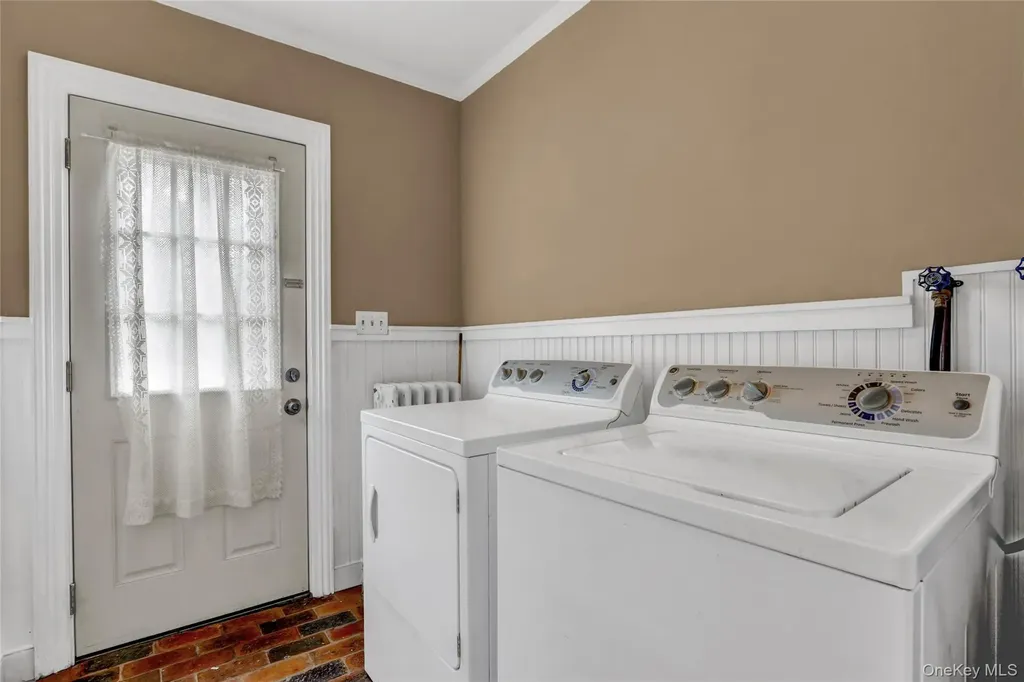 40 Argonne Road E Hampton Bays NY 11946