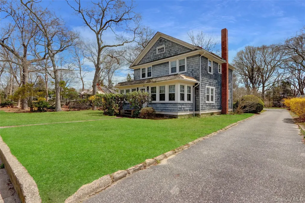 40 Argonne Road E Hampton Bays NY 11946
