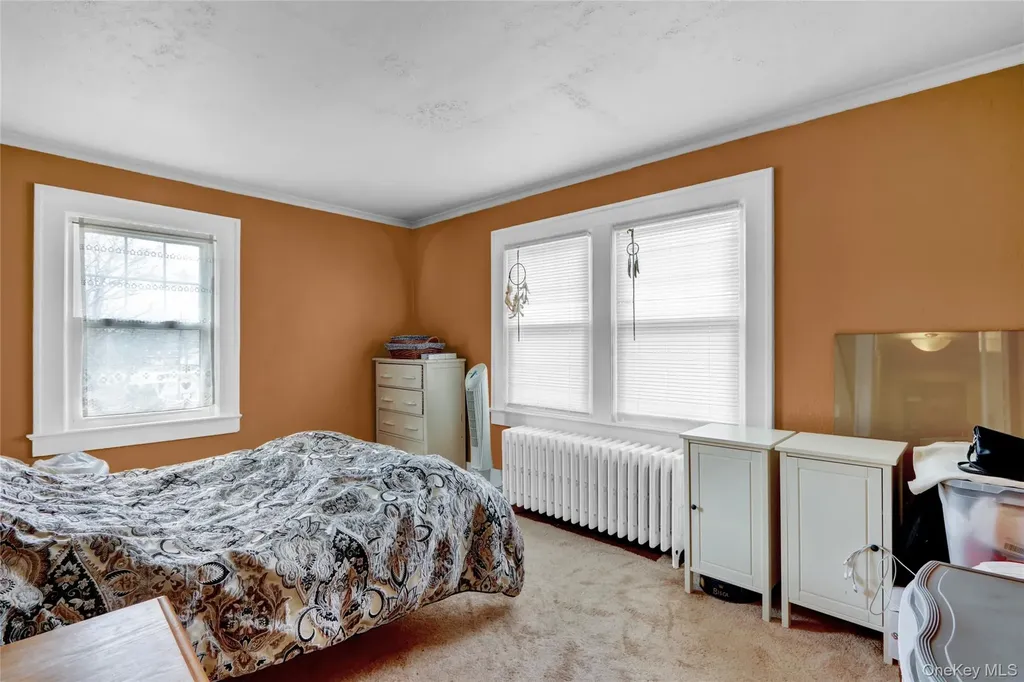 40 Argonne Road E Hampton Bays NY 11946
