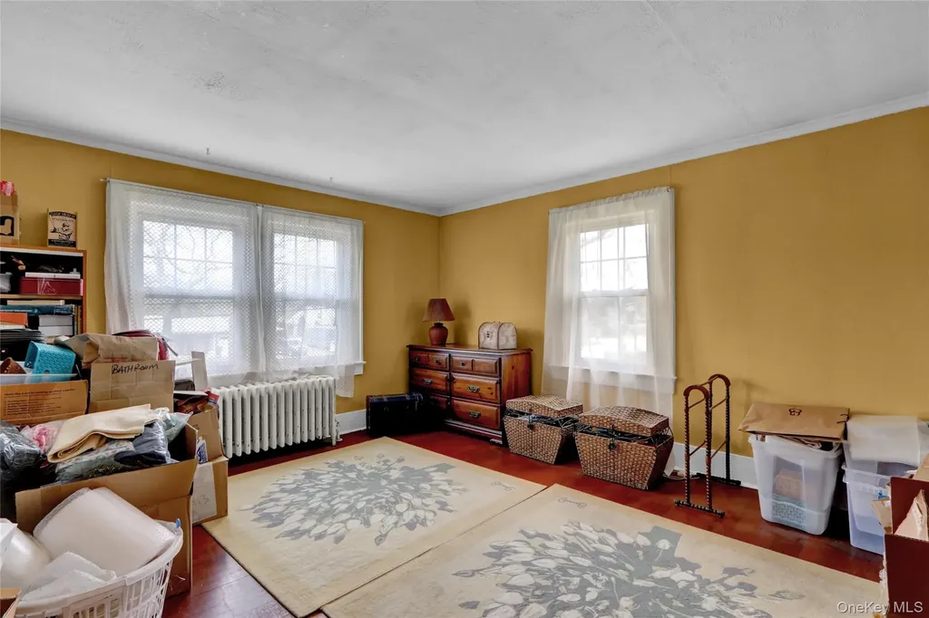 40 Argonne Road E Hampton Bays NY 11946