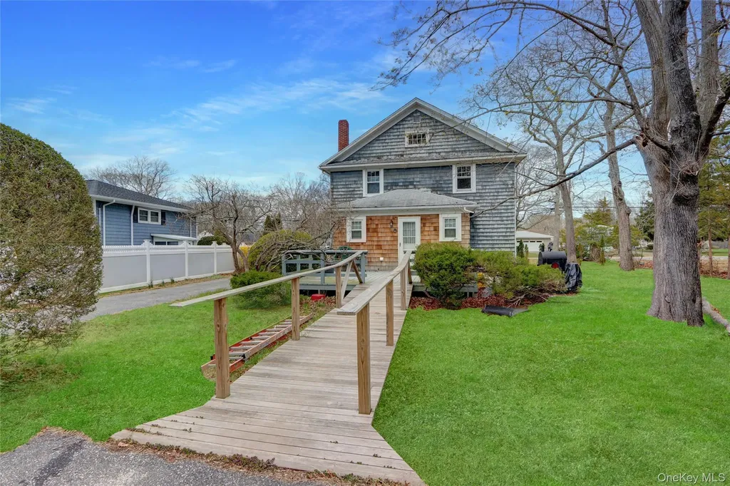 40 Argonne Road E Hampton Bays NY 11946