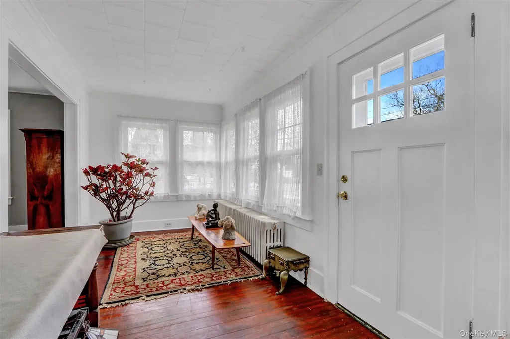 40 Argonne Road E Hampton Bays NY 11946
