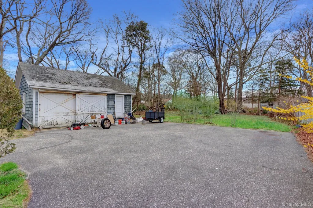 40 Argonne Road E Hampton Bays NY 11946